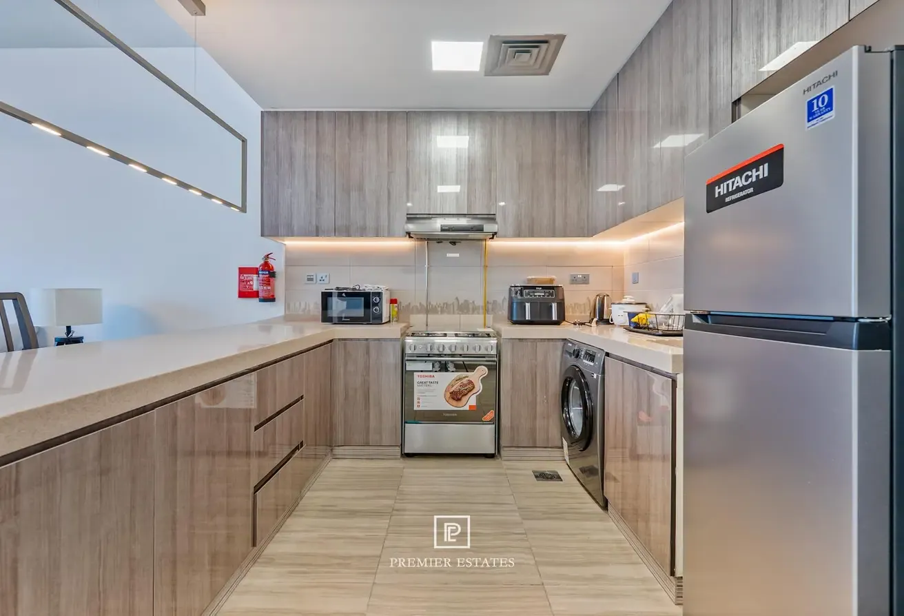 Fully Furnished 1 bed apt | High Floor | Vacant