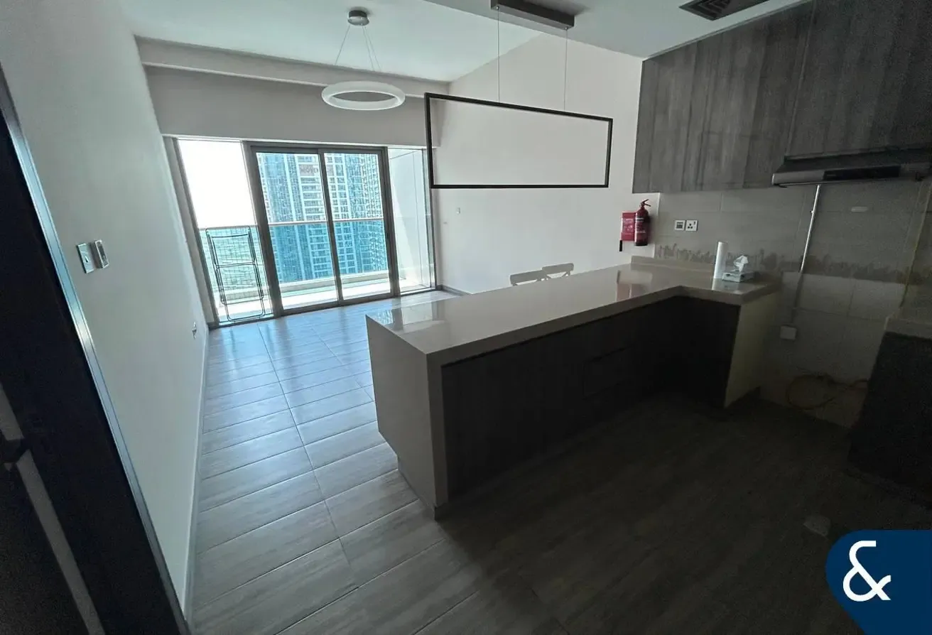 One Bed | Lake View | Multiple Unit Available