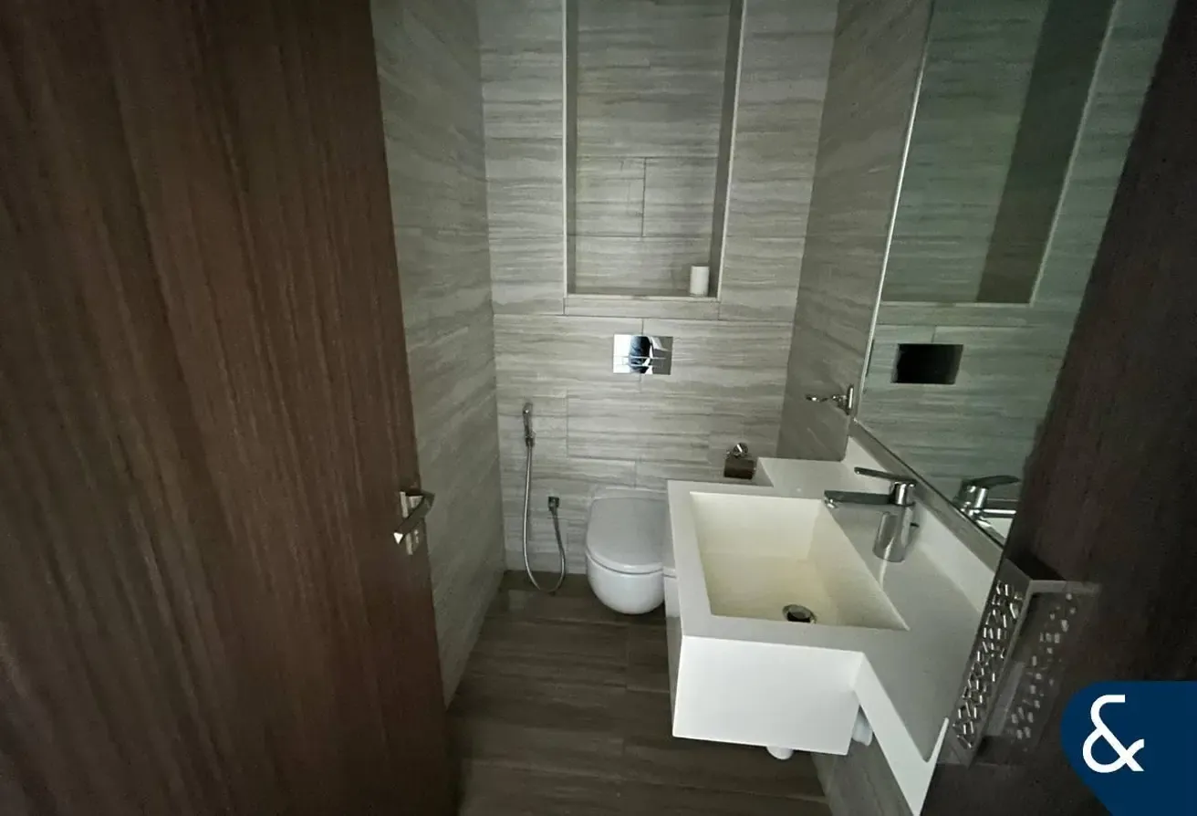 One Bed | Lake View | Multiple Unit Available