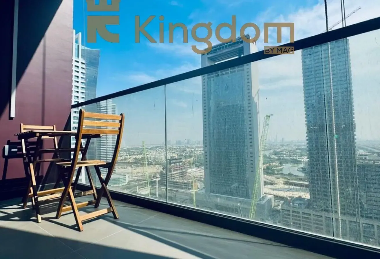 STYLISH 1 BR | LAKEFRONT VIEW | WALK TO METRO