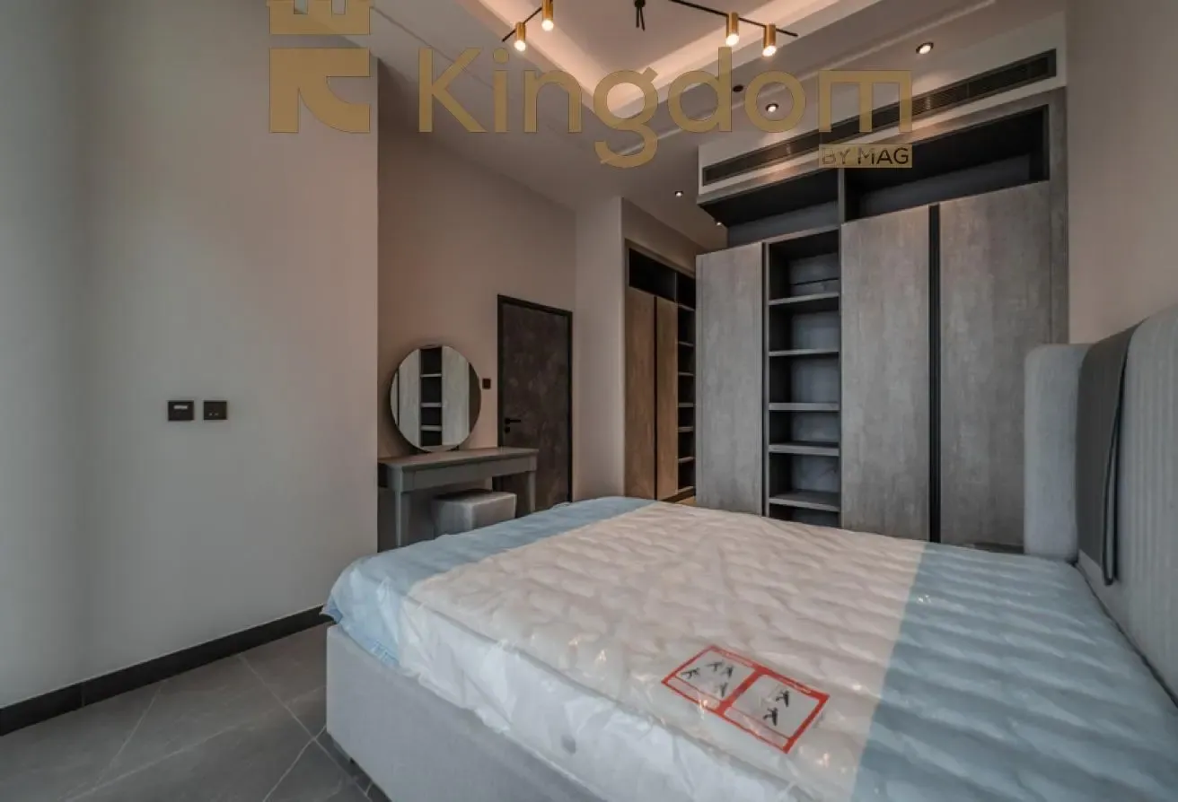 HIGH FLOOR | VASTU COMPLIANT | LAKE VIEW | VACANT.