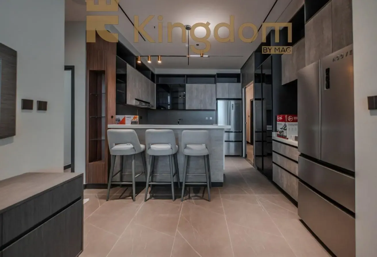 HIGH FLOOR | VASTU COMPLIANT | LAKE VIEW | VACANT.