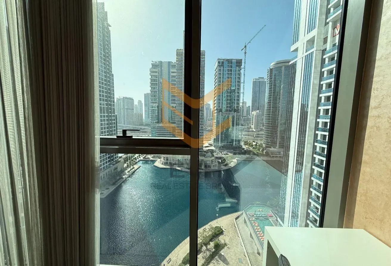 Panoramic Lake View | Fully Upgraded | Italian St