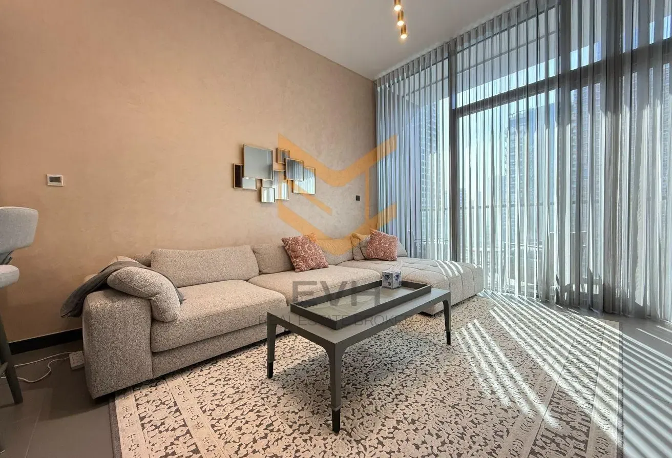 Panoramic Lake View | Fully Upgraded | Italian St
