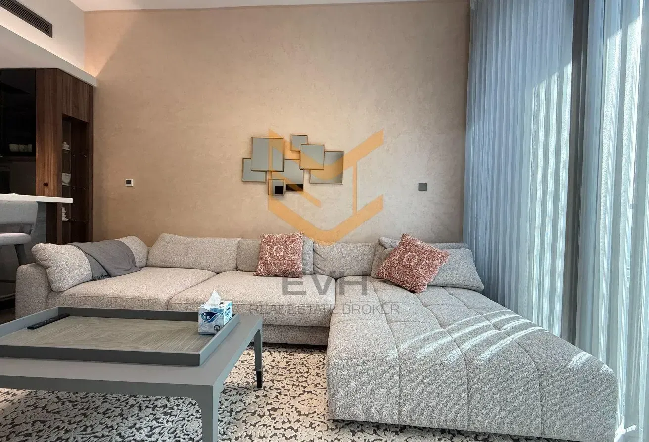 Panoramic Lake View | Fully Upgraded | Italian St