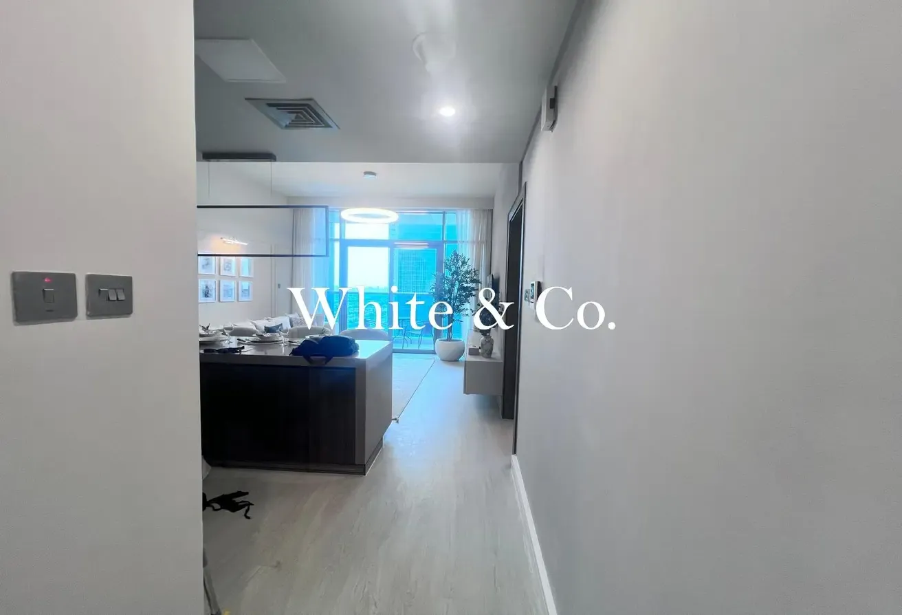 Fully Furnished | Upgraded | High Floor