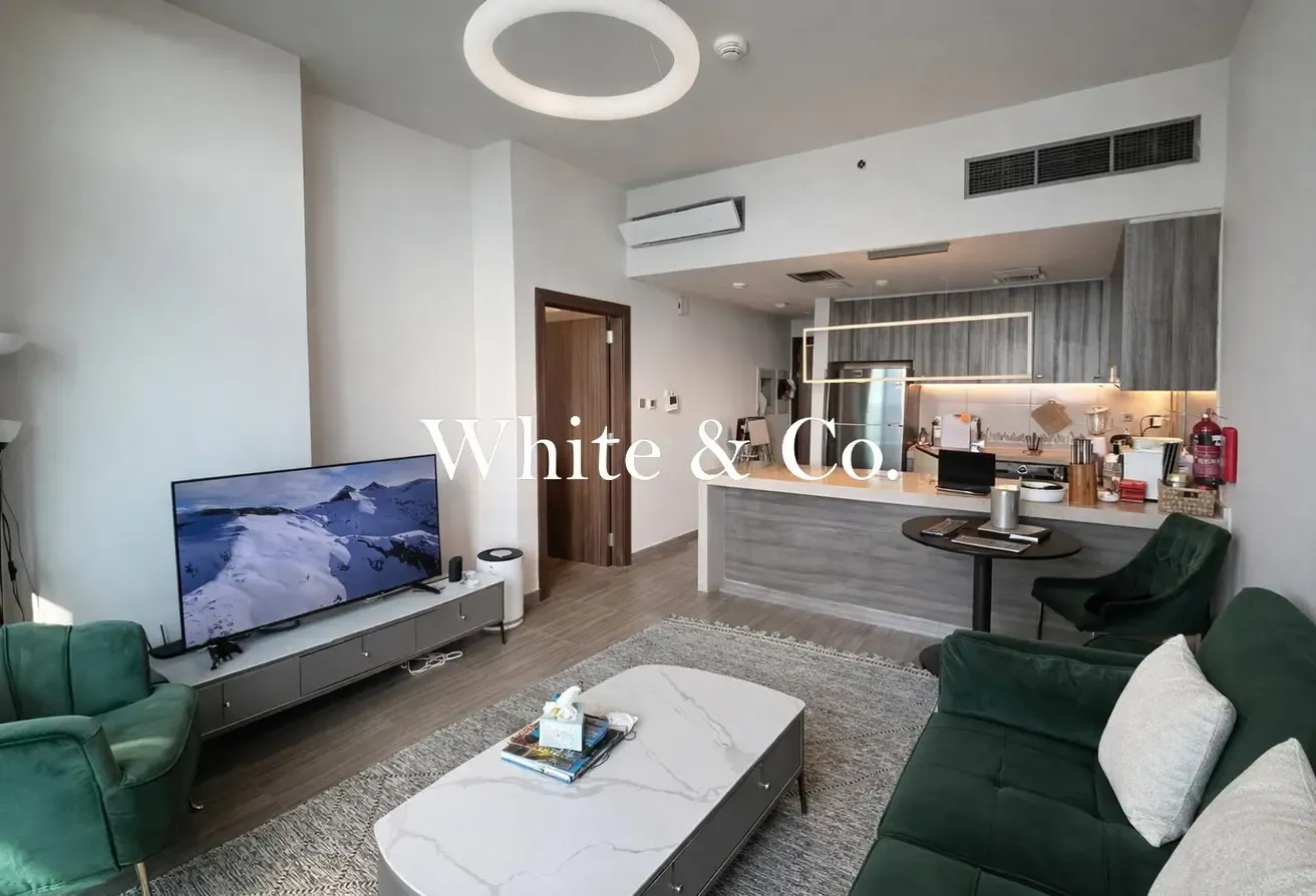 Spacious  |  Skyline View |  Furnished