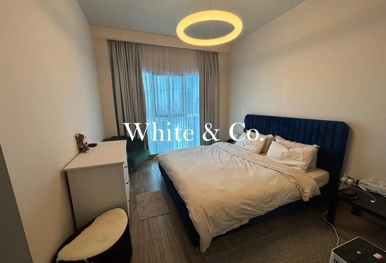 Spacious  |  Skyline View |  Furnished