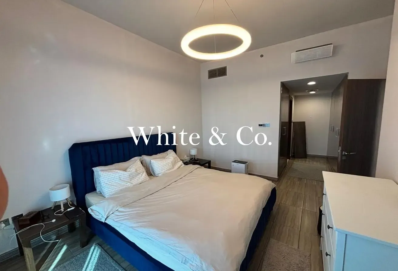 Spacious  |  Skyline View |  Furnished