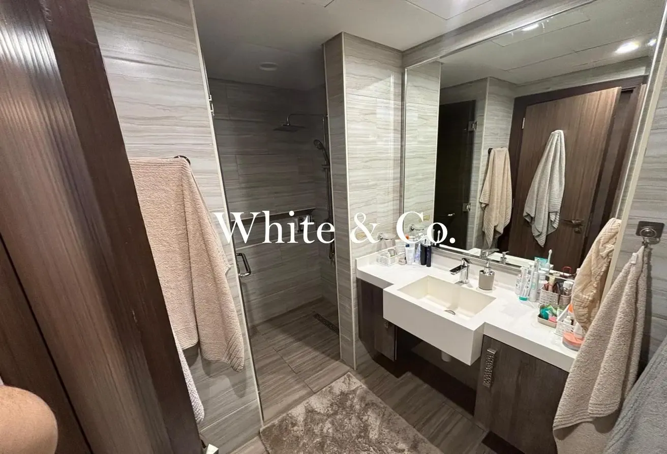 Spacious  |  Skyline View |  Furnished