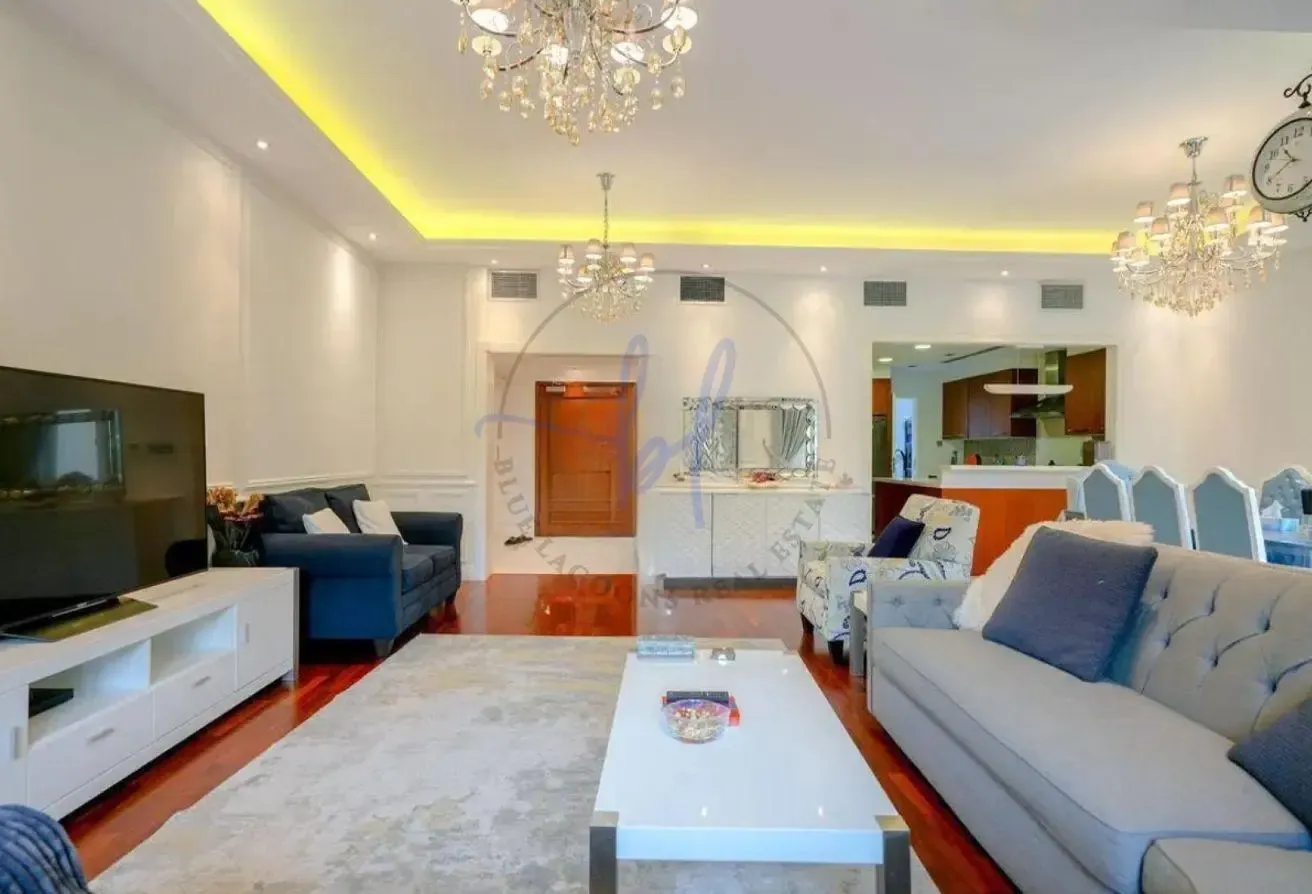 Modern Home I Private Garden I Vacant on Transfer