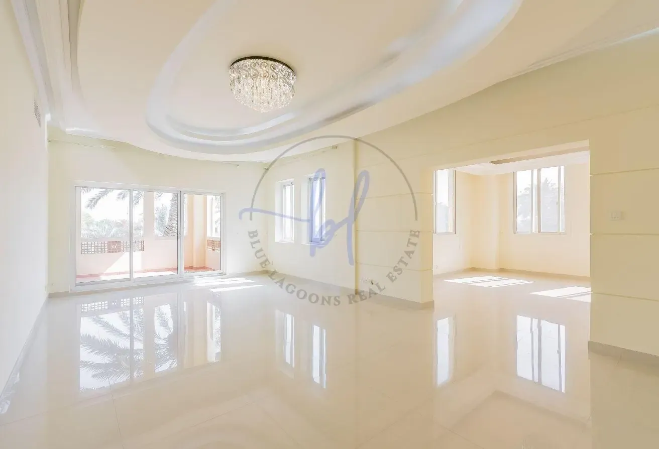 Large Apartment | Expansive Living-Dining | RENTED