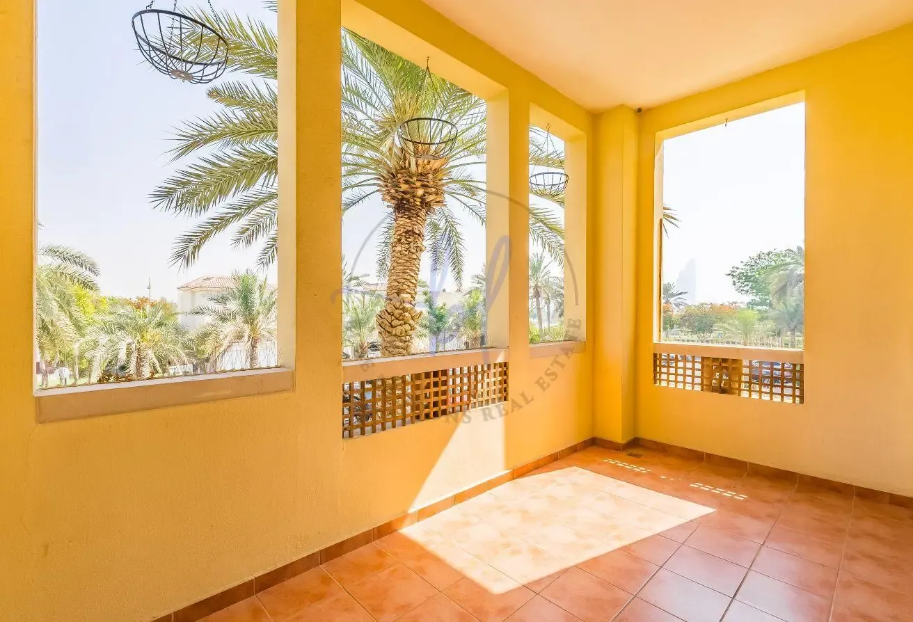 Large Apartment | Expansive Living-Dining | RENTED