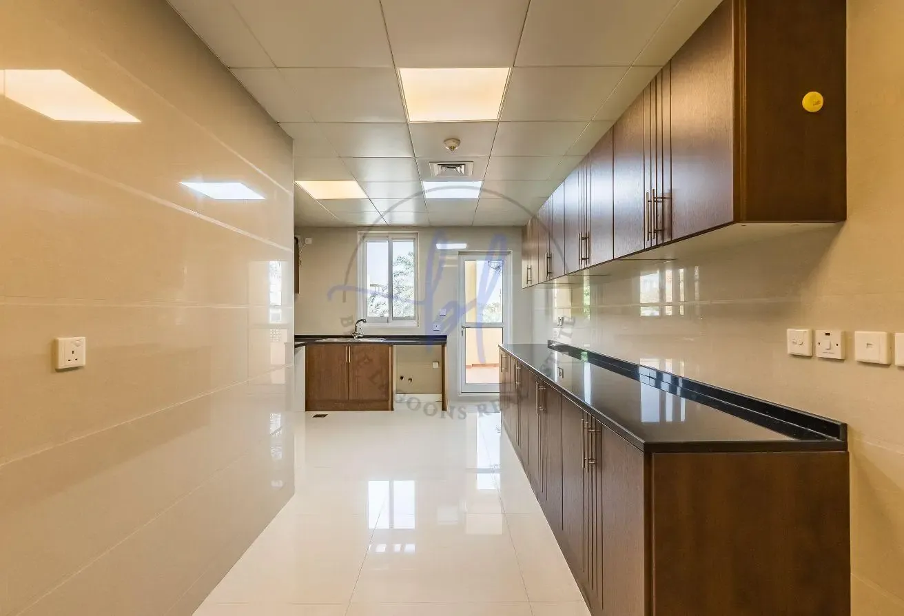 Large Apartment | Expansive Living-Dining | RENTED