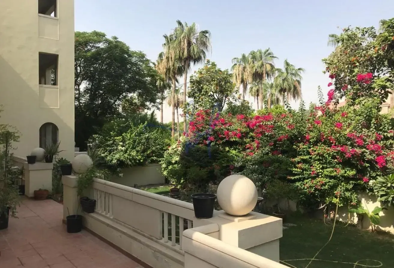 Ground Floor Apt | Large Private Garden | Freehold