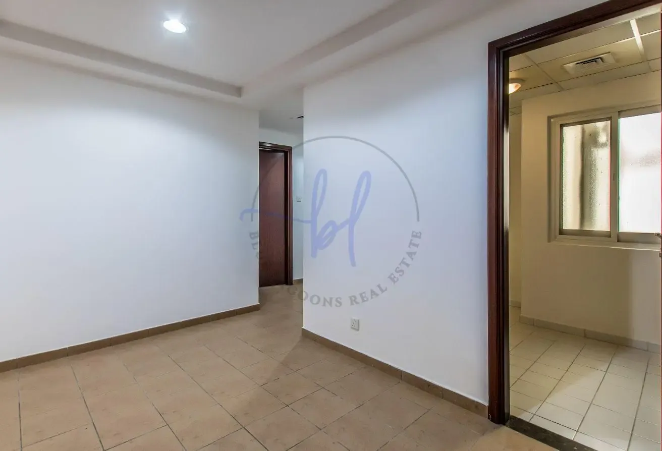 Ground Floor Apt | Large Private Garden | Freehold