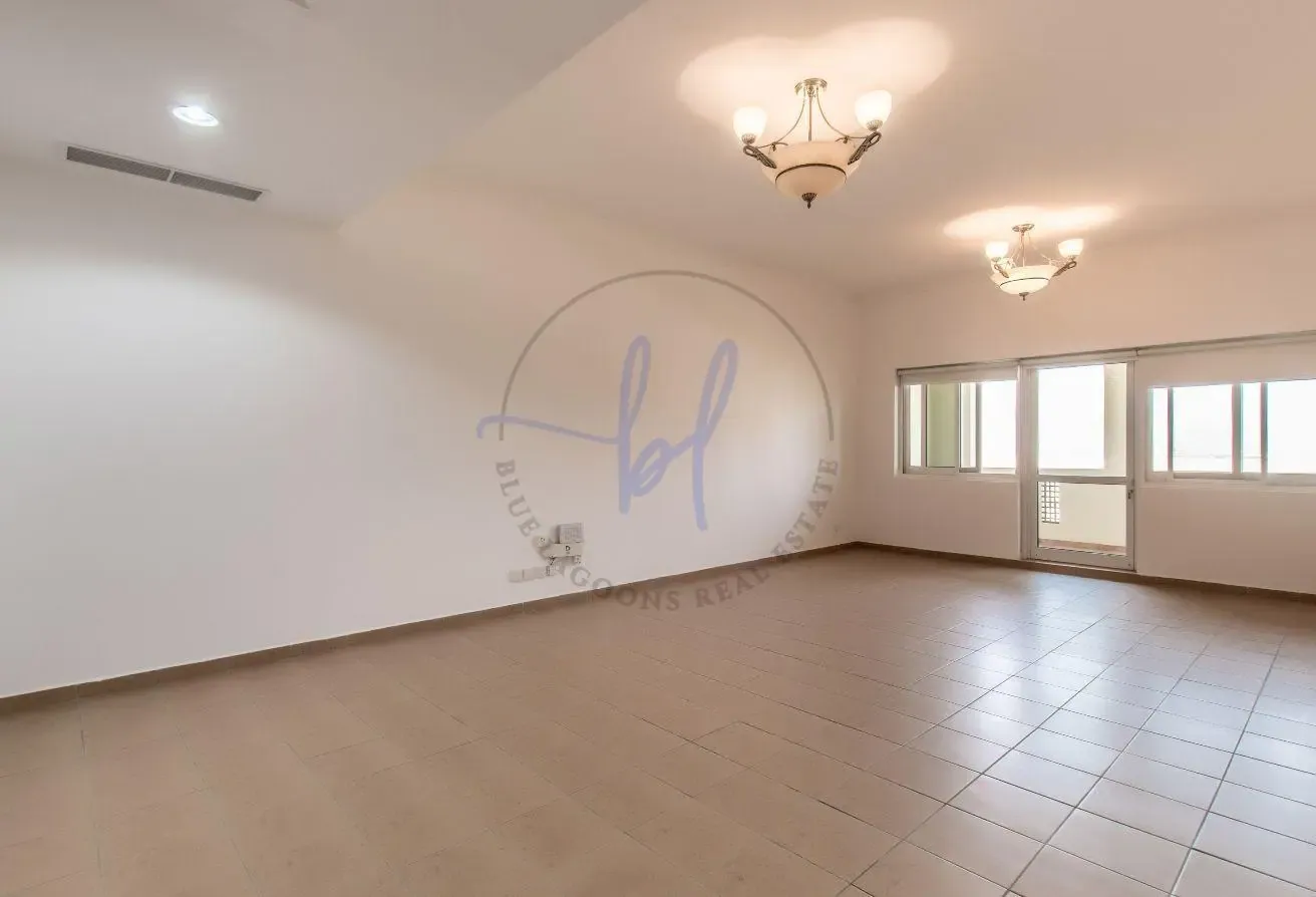 Ground Floor Apt | Large Private Garden | Freehold