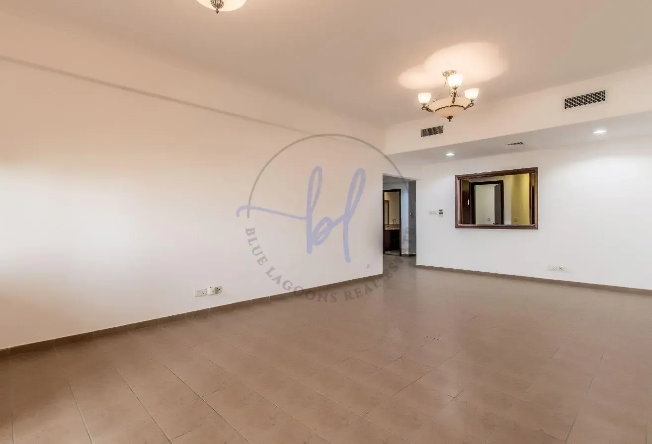 Ground Floor Apt | Large Private Garden | Freehold