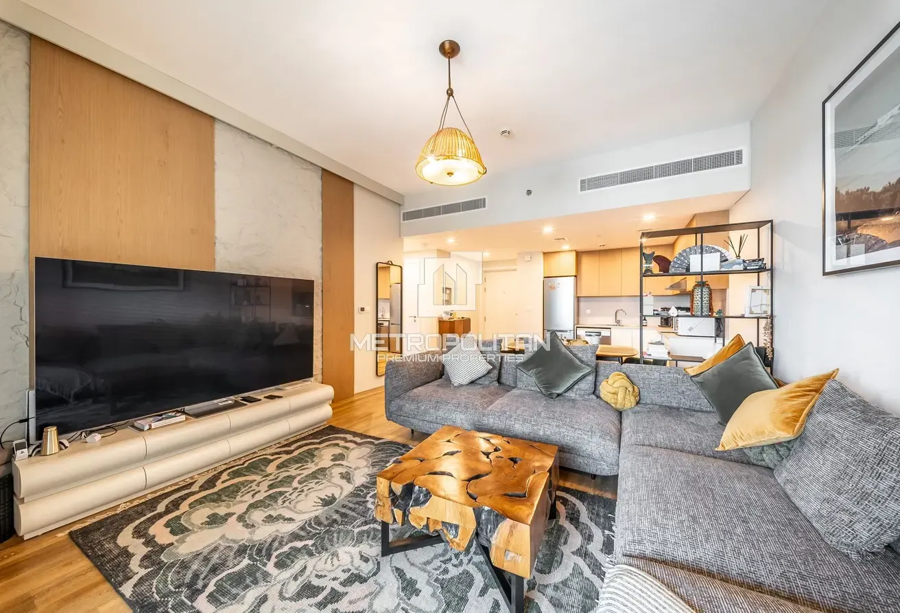 Upgraded | Fully Furnished | Prime Location