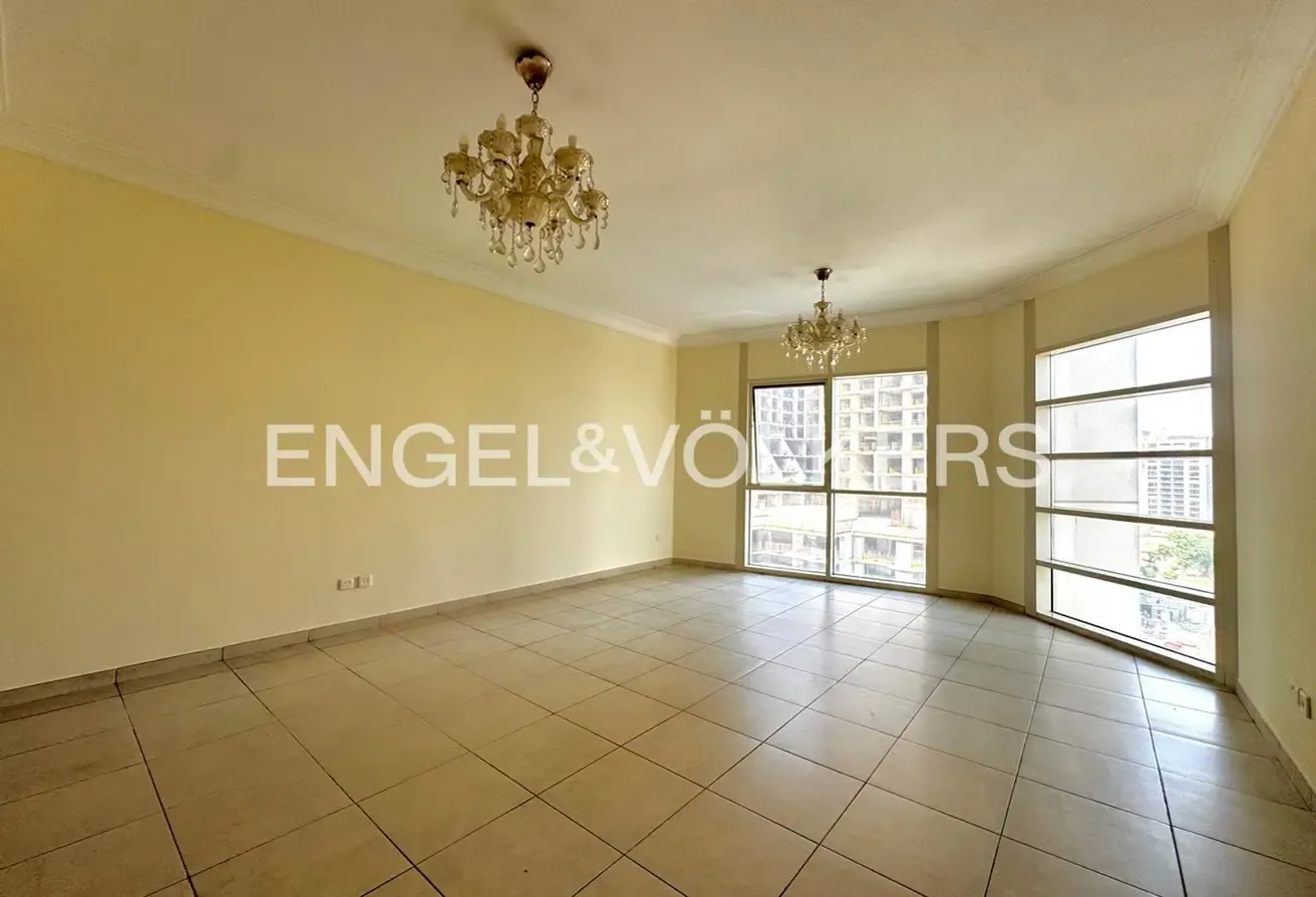 SPACIOUS I LUMINOUS I UNFURNISHED I LOW FLOOR