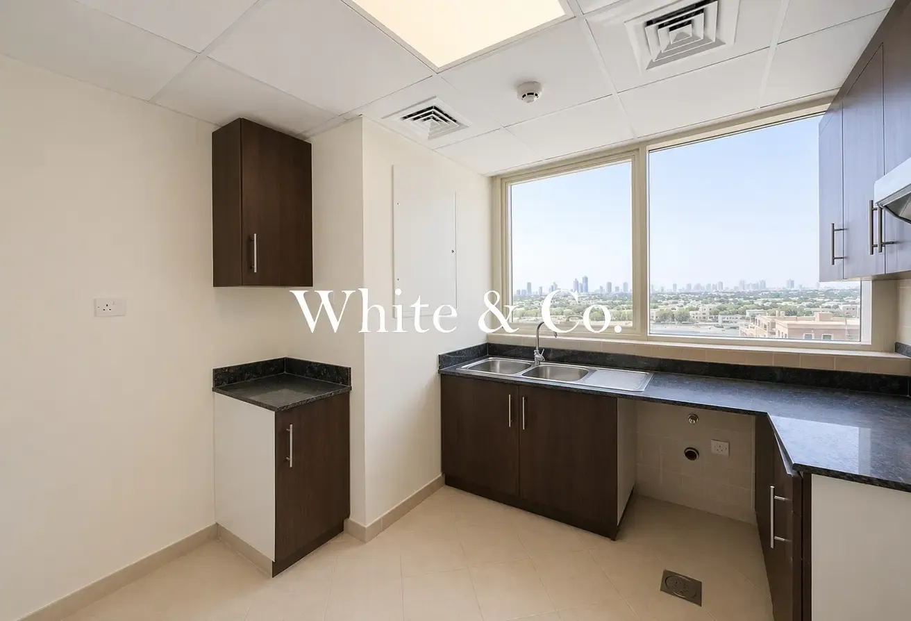 Spacious 2BR+M | Vacant | Great Layout