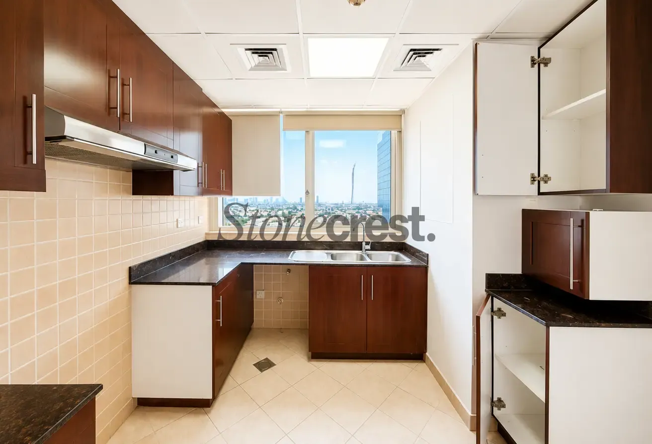 Maids Room | Lake View | 4 Cheques | Vacant
