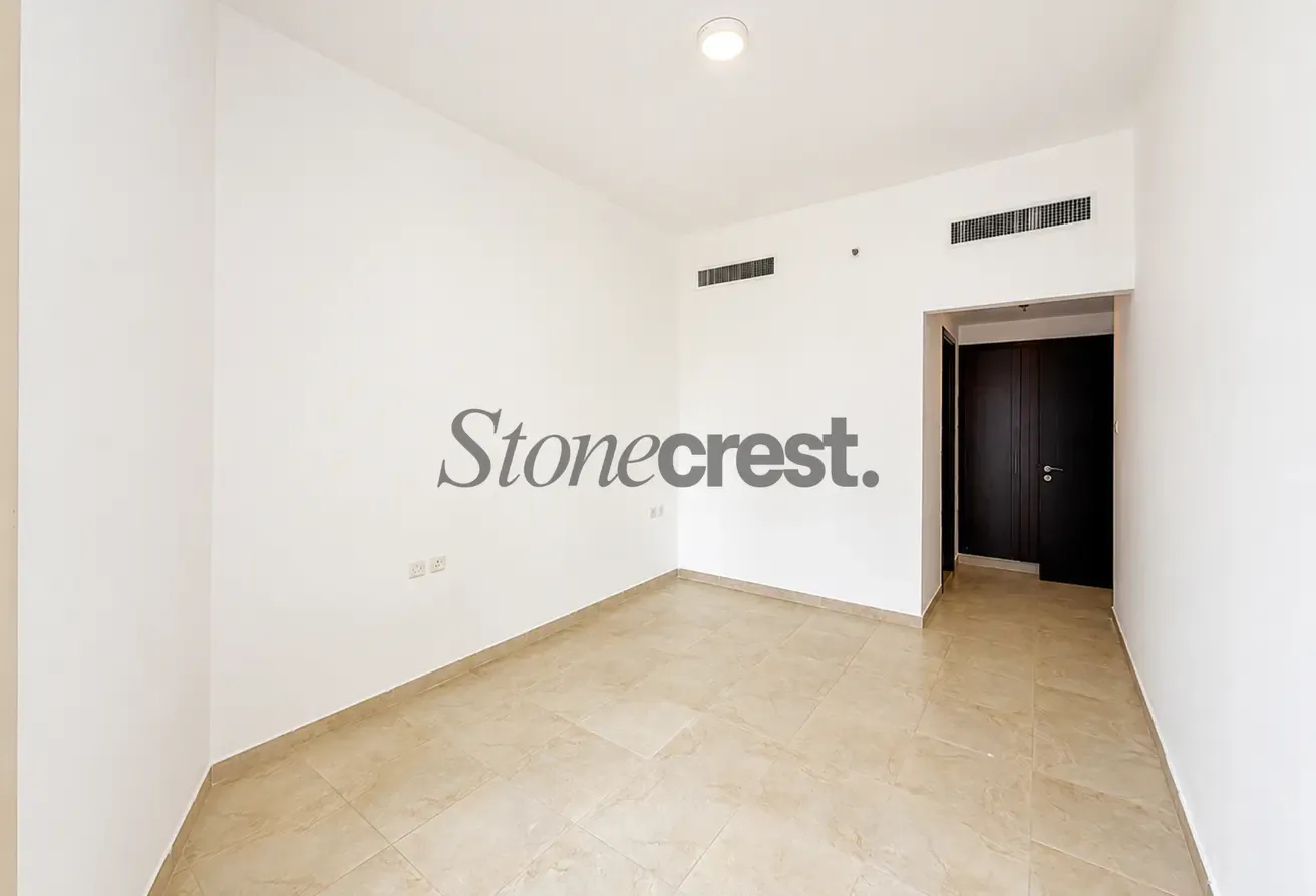 Maids Room | Lake View | 4 Cheques | Vacant