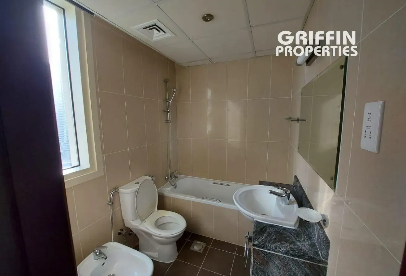 Bright 2BED+Maids | Unfurnished | Balcony