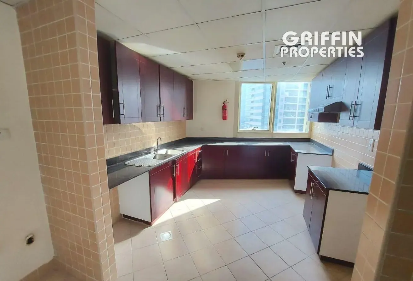 Bright 2BED+Maids | Unfurnished | Balcony