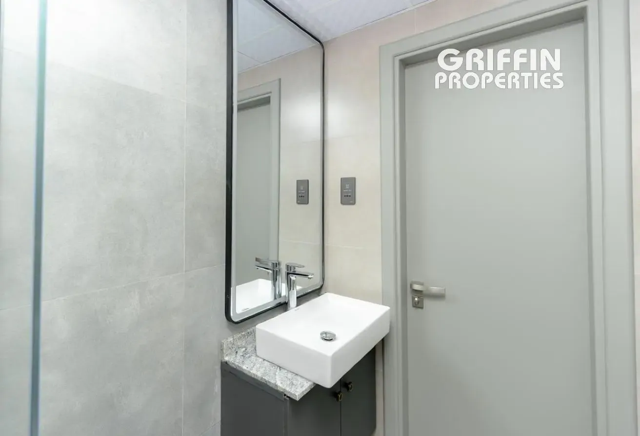 Upgraded 2Bedroom | Luxury Finish | Lake View