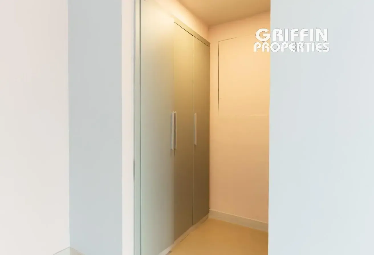 Upgraded 2Bedroom | Luxury Finish | Lake View