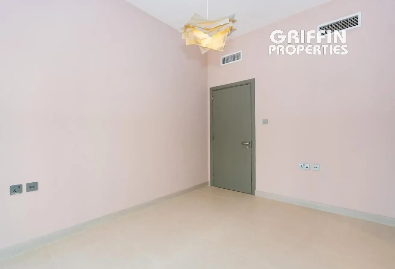 Upgraded 2Bedroom | Luxury Finish | Lake View