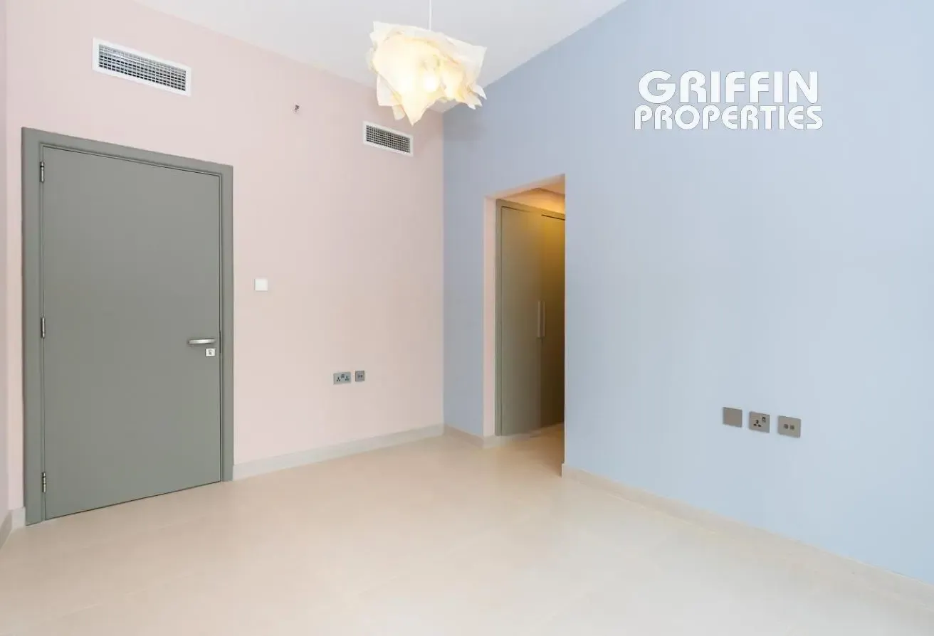 Upgraded 2Bedroom | Luxury Finish | Lake View