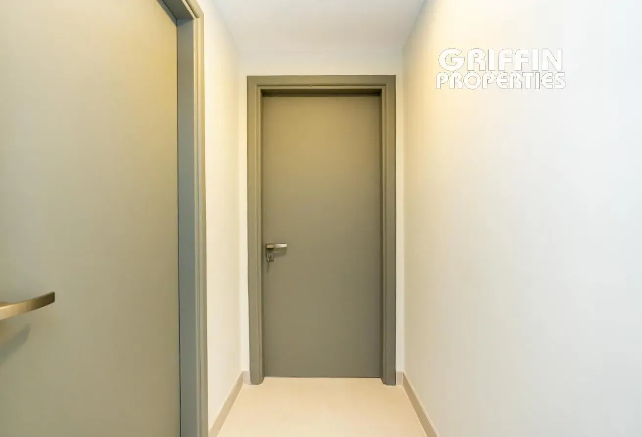Upgraded 2Bedroom | Luxury Finish | Lake View