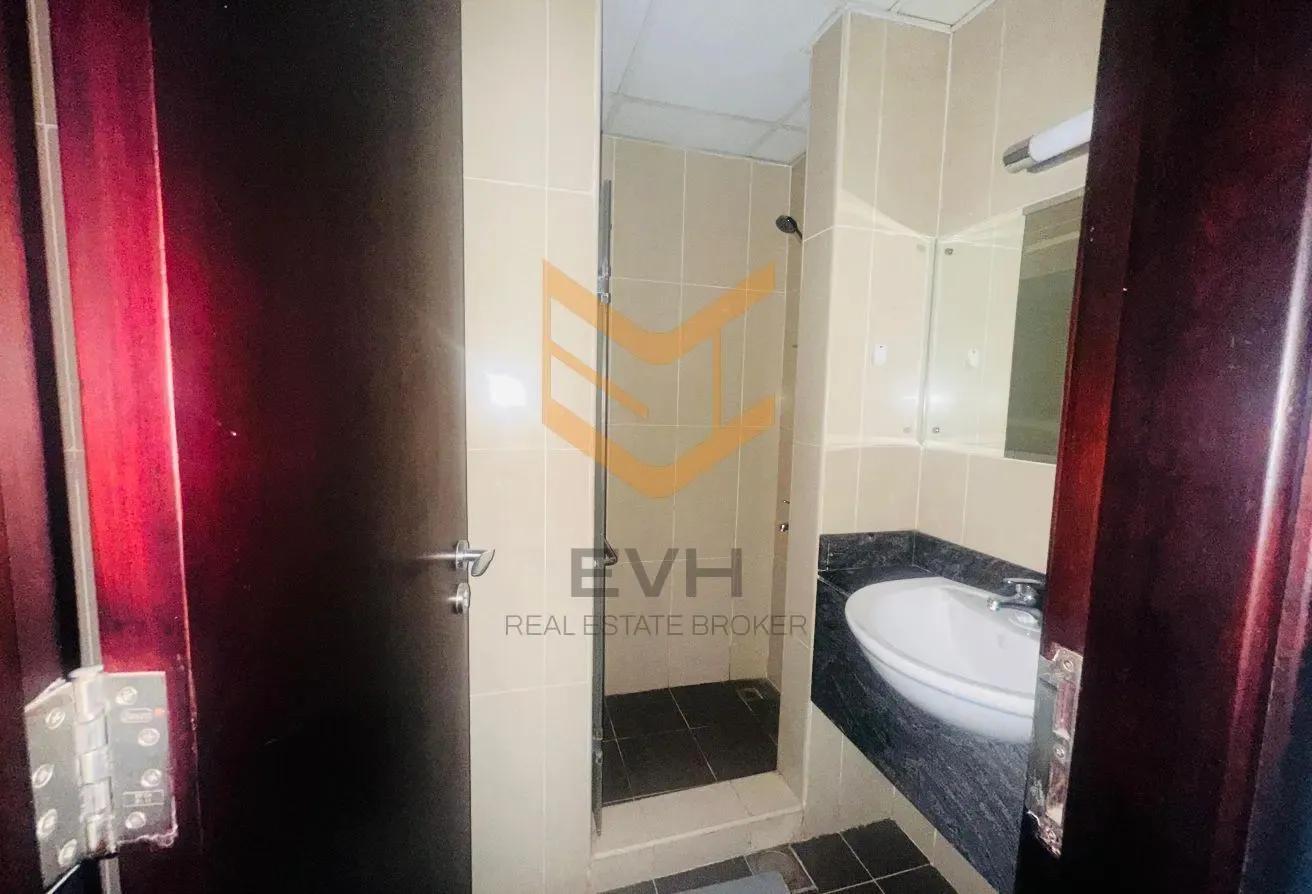 NEGOTIABLE | LAKE VIEW | HIGH FLOOR