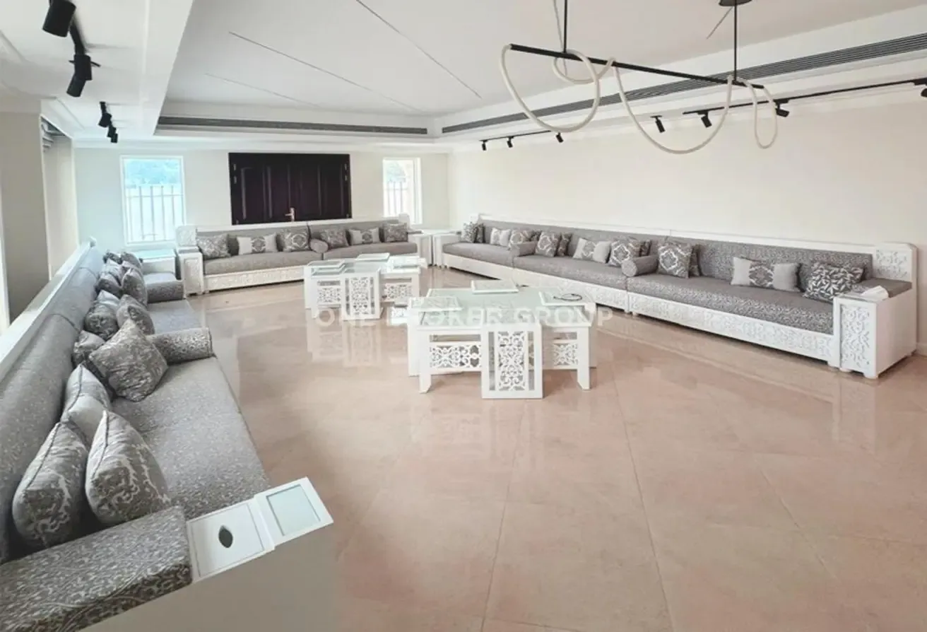 Fully Furnished | Private Pool | Close to Beach