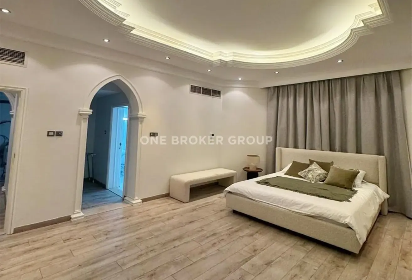 Fully Furnished | Private Pool | Close to Beach