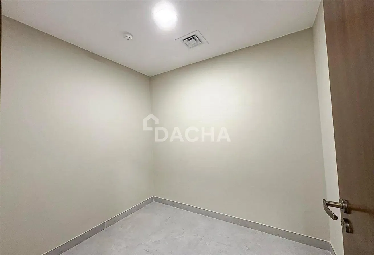 High Floor | Closed Kitchen | 2 Parking | Study