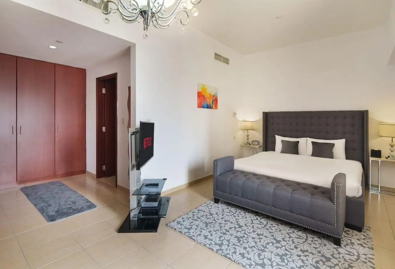 60% Discount| Beachfront 2BR |Avalable from Sep 28