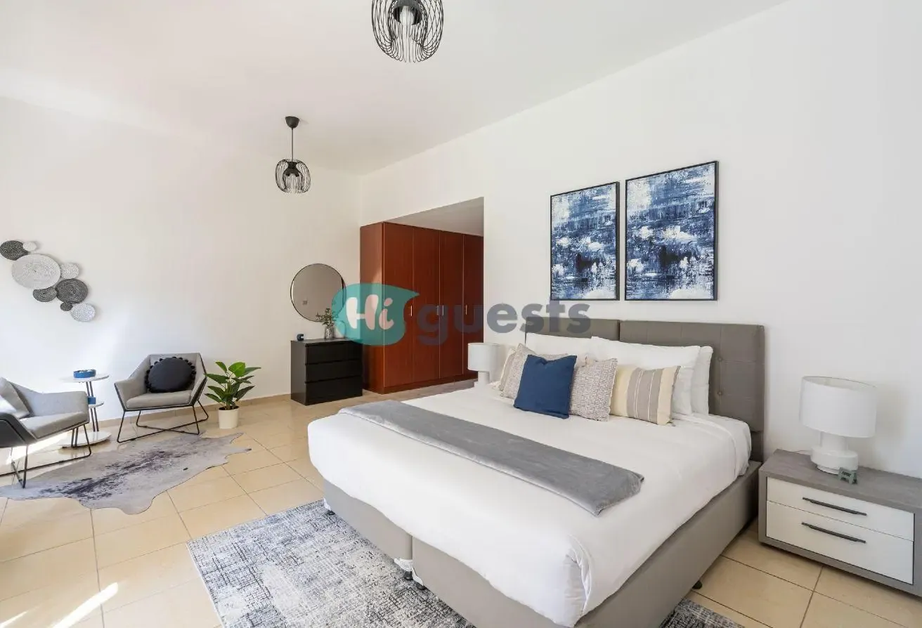 Elegant Apt with Balcony Steps From the Beach