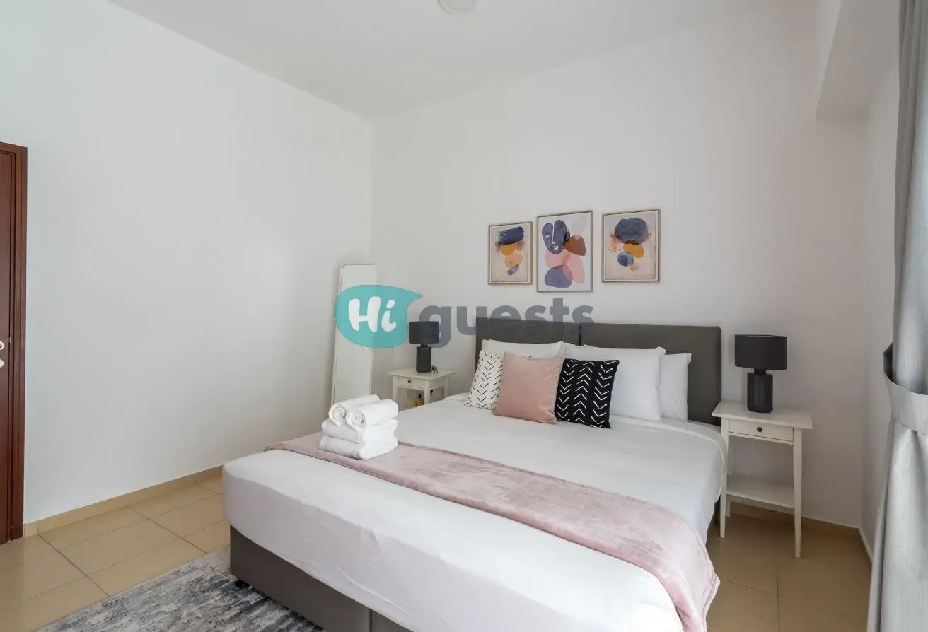 Elegant Apt with Balcony Steps From the Beach