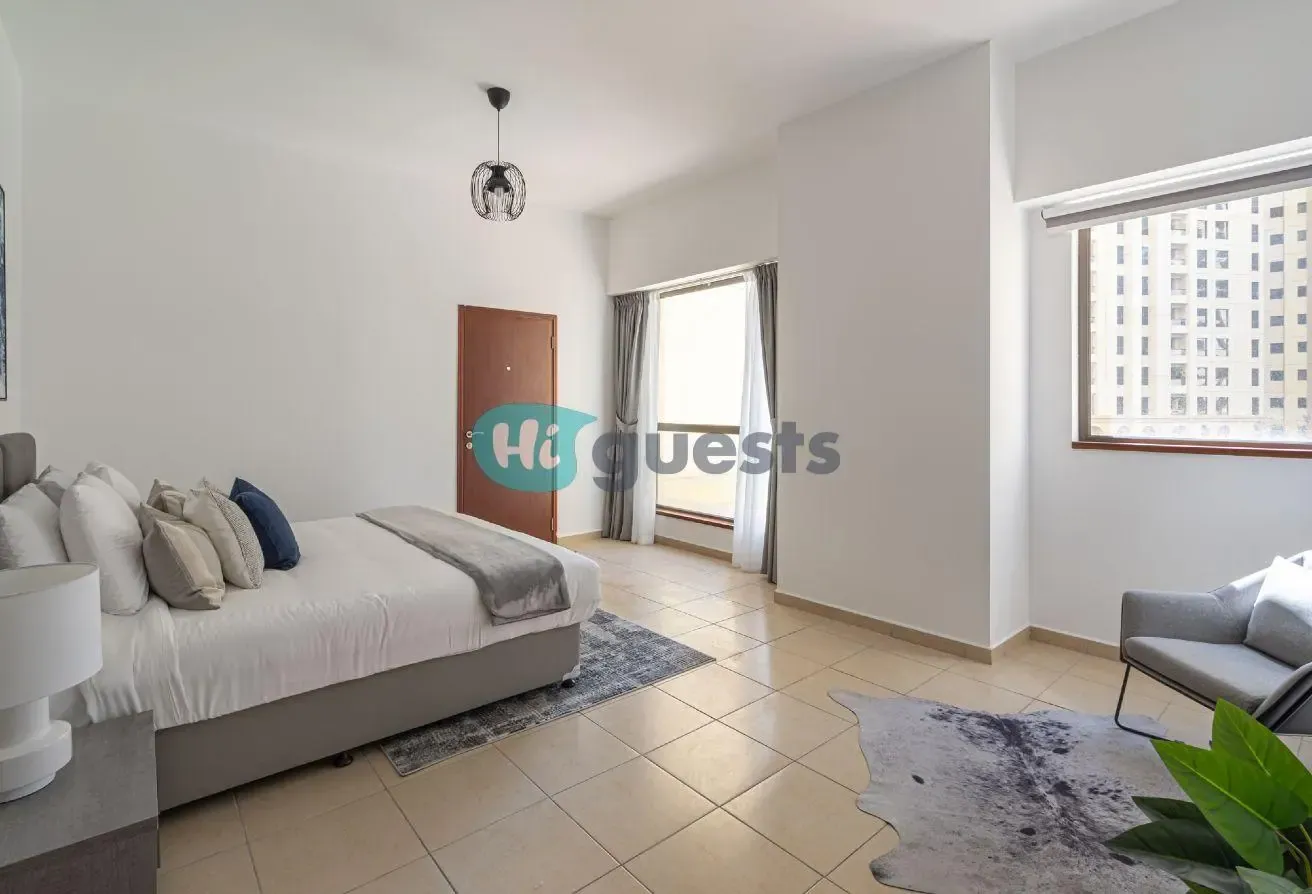 Elegant Apt with Balcony Steps From the Beach