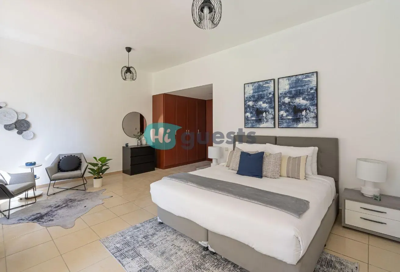 Elegant Apt with Balcony Steps From the Beach