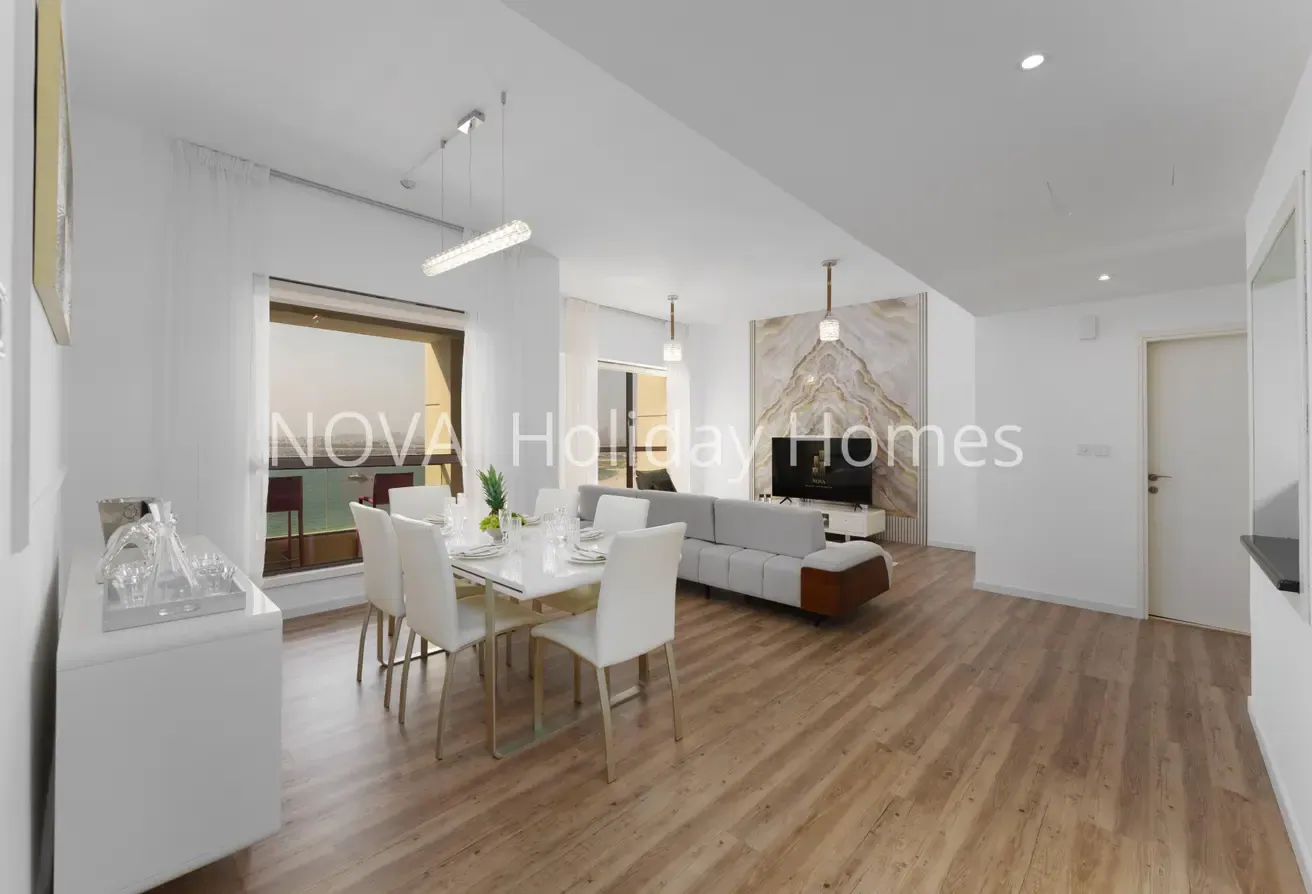 Bills Included!Serviced Grand  3 BR Waterfront
