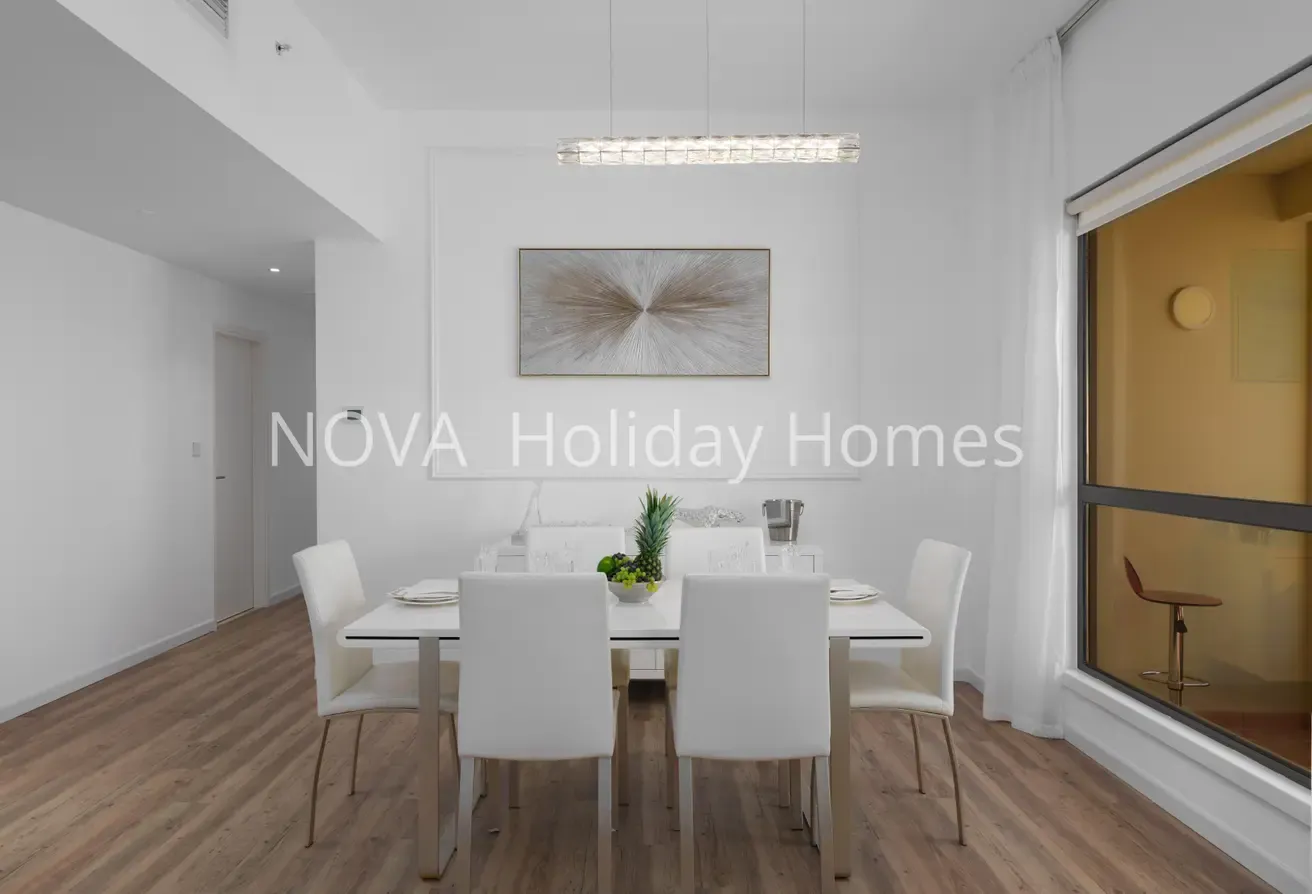 Bills Included!Serviced Grand  3 BR Waterfront