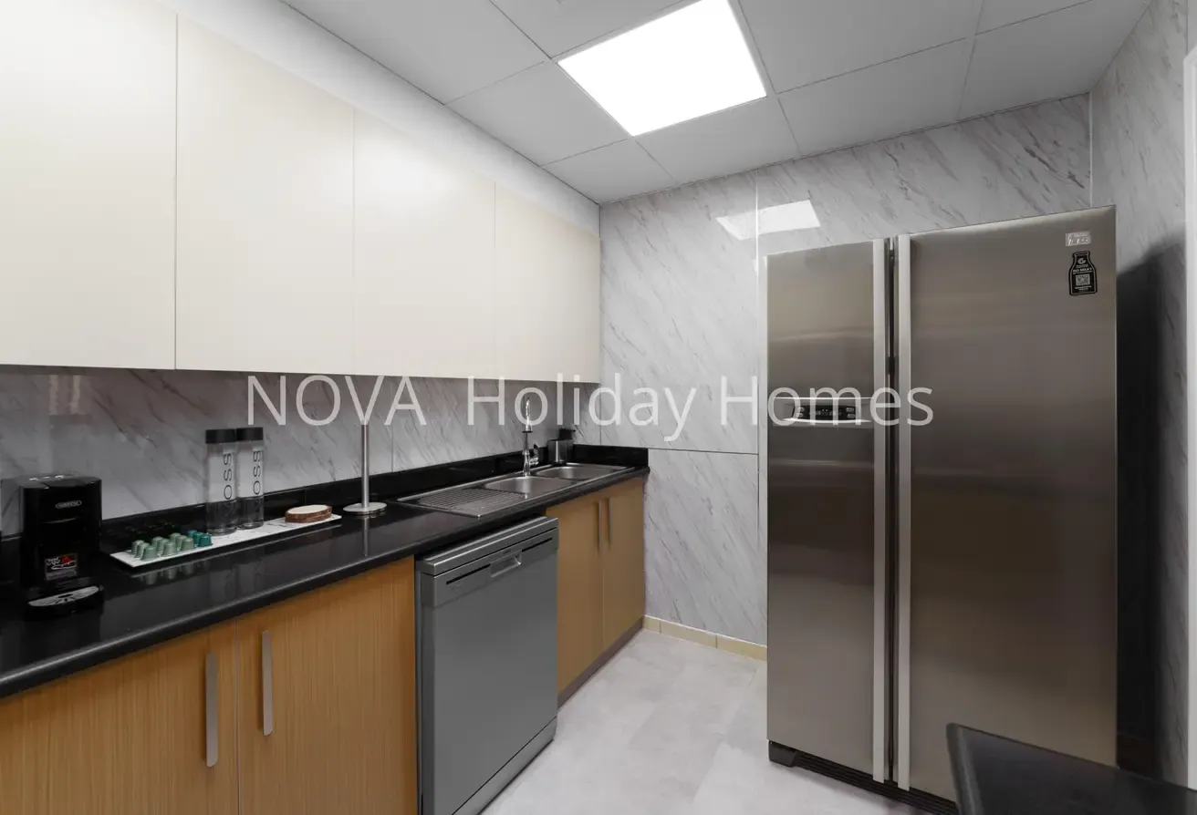 Bills Included!Serviced Grand  3 BR Waterfront