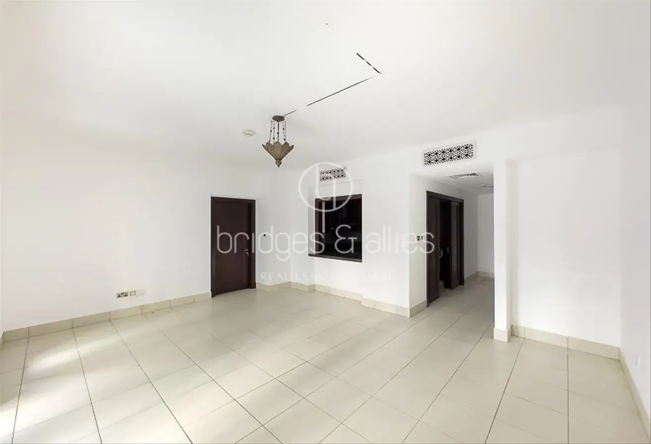 PRIVATE HUGE TERRACE |UNFURNISHED 1BR | BURJ VIEW