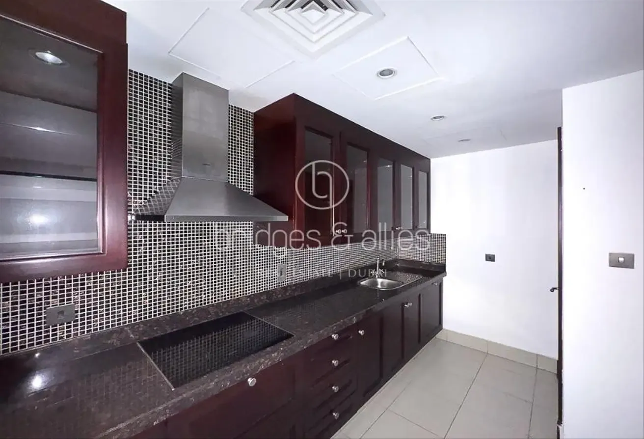 PRIVATE HUGE TERRACE |UNFURNISHED 1BR | BURJ VIEW