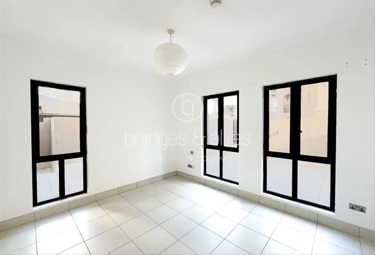 PRIVATE HUGE TERRACE |UNFURNISHED 1BR | BURJ VIEW