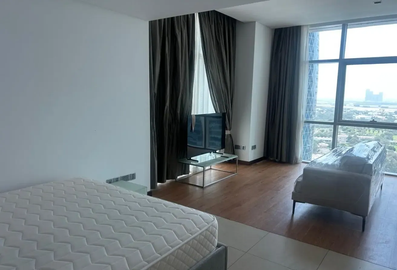 Refurbished/ New Furniture/Corner/Opp Metro/DIFC
